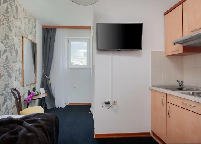 Il Giardino * מאקרסקה